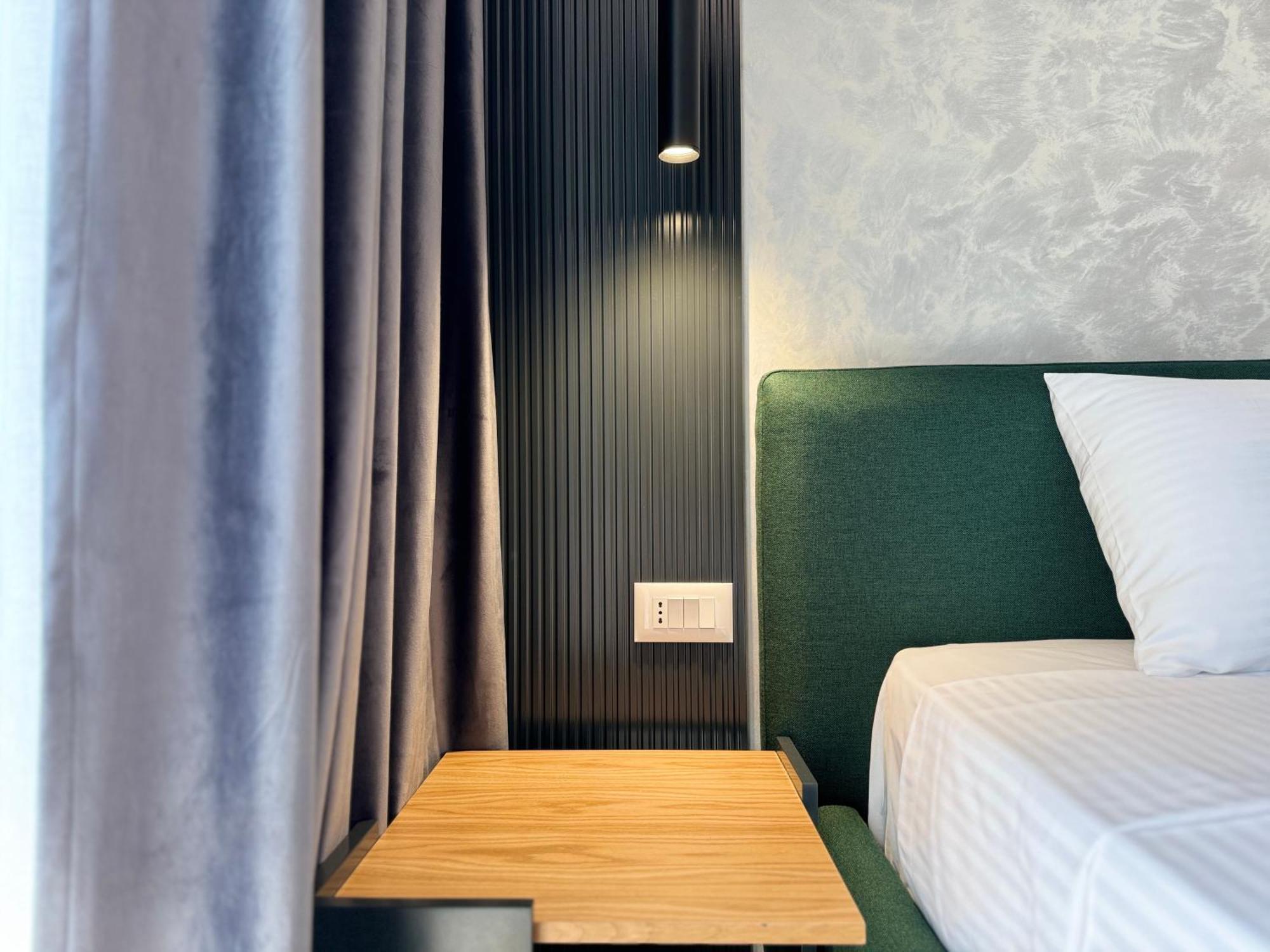 Twins Hotel Vlore Exterior photo